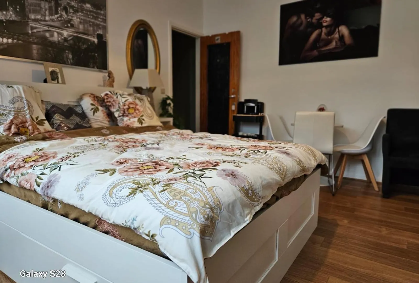 Friend House Bed & Breakfast Brussels