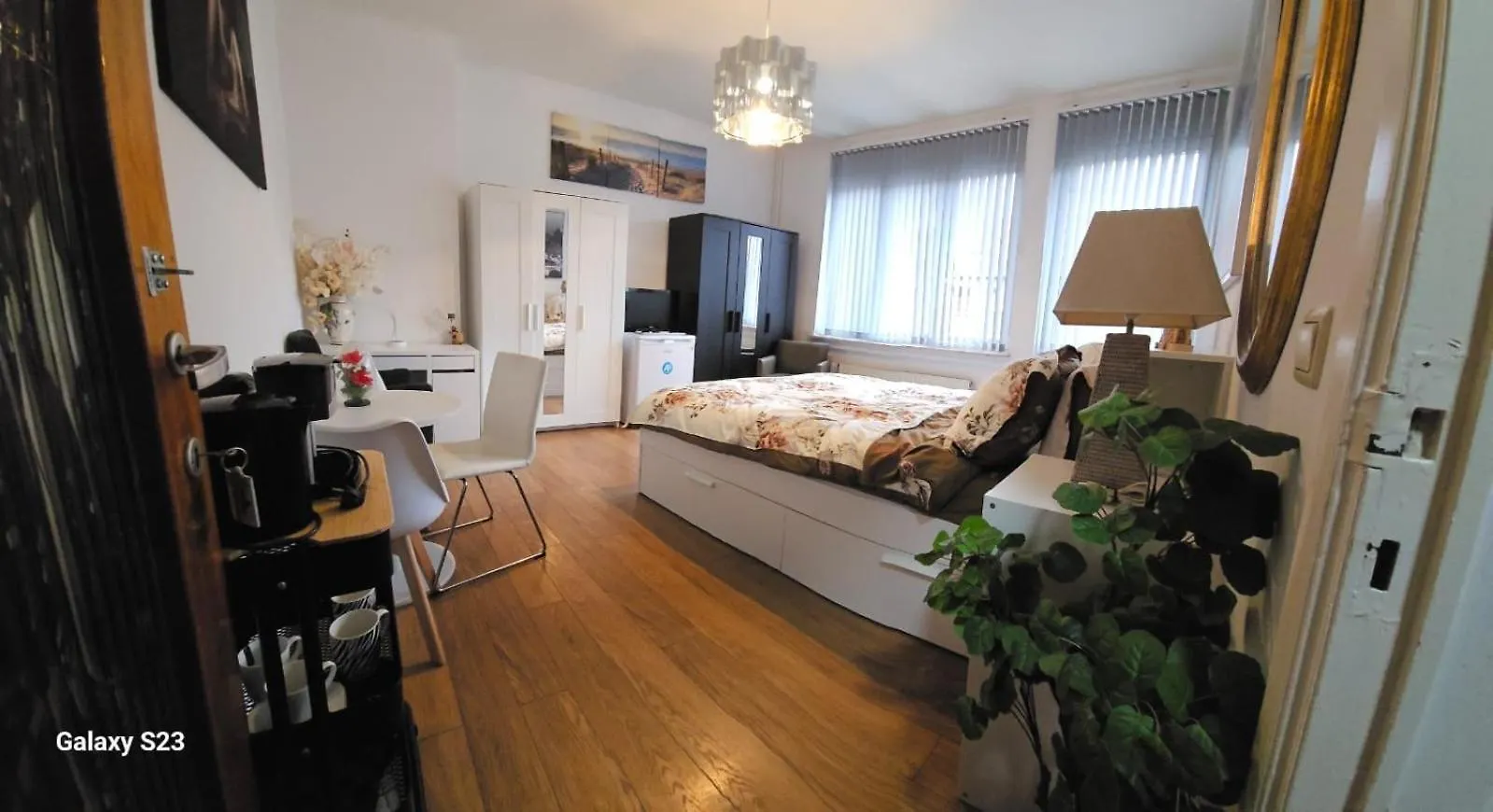 Friend House Bed & Breakfast Brussels Belgium